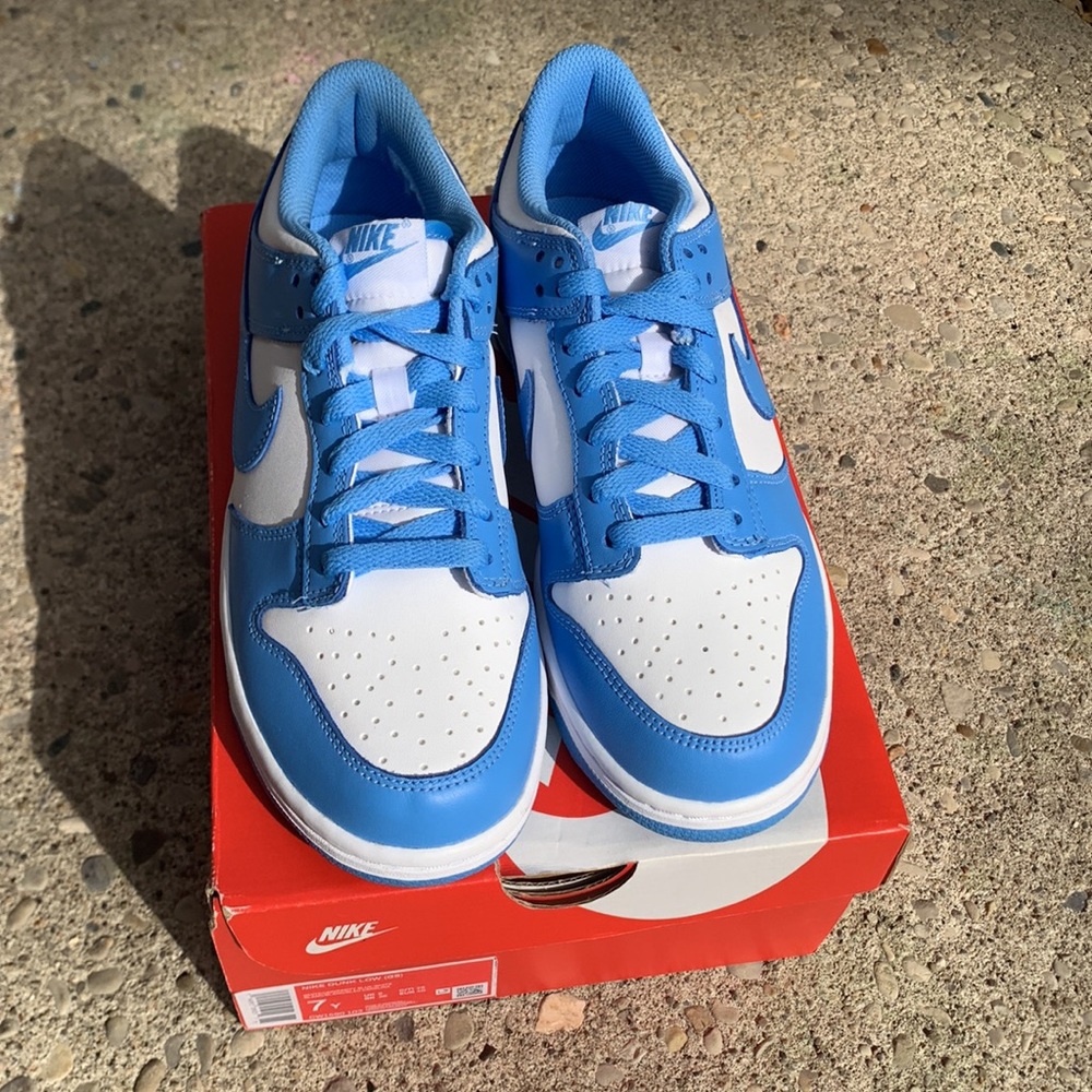 NEW Nike Dunk Low University Blue UNC 7Y/8.5 women - Picture 4 of 17